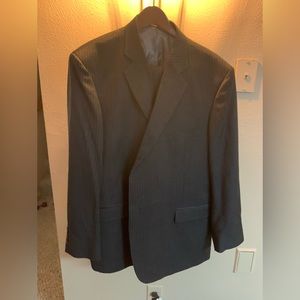 Men’s suit dark gray pinstriped 48R pleated pants 40/30